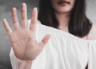 Masa Nggak Boleh Pegang-Pegang???