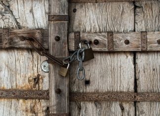 Pintu yang Terkunci