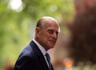 Terungkap, Pangeran Philip Sering Mendorong Ratu Elizabeth untuk Berbicara Mengenai Iman Kristennya