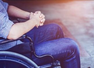 Saraf Terjepit Membuat Kakinya Lumpuh, tetapi Tuhan Sembuhkan Secara Ajaib Lewat KKR Kesembuhan Healing From Heaven!