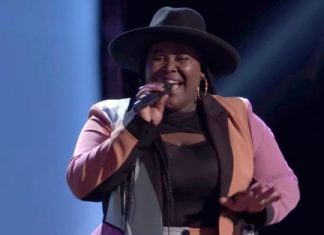 The Voice Amerika Menangis Mendengar “Break Every Chain” yang Dibawakan oleh Seorang Worship Leader