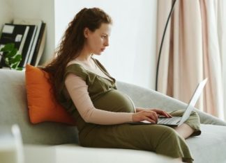 DPR Mengusulkan Cuti Melahirkan Jadi 6 Bulan Tuai Pro Kontra